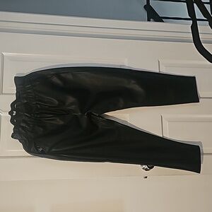 Like new Ladies Black Faux Leather Zara crop pants!